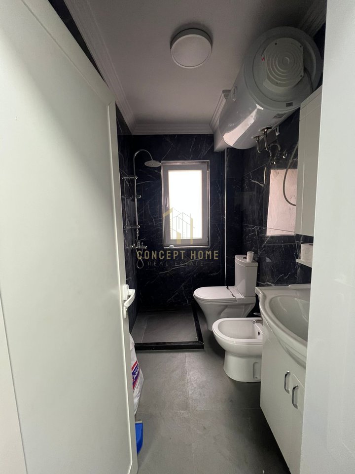 Zyrë 3+1 Me Qira në Bllok, Tiranë - 1100€ | 110 m²