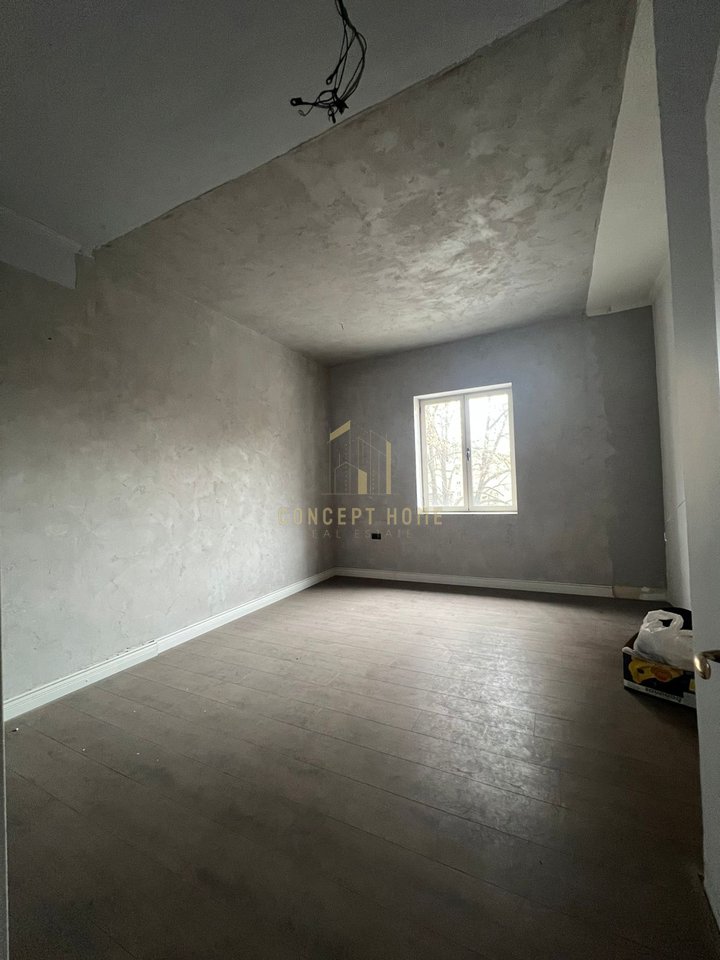 Zyrë 2+1 Me Qira në Bllok, Tiranë - 1000€ | 95 m²