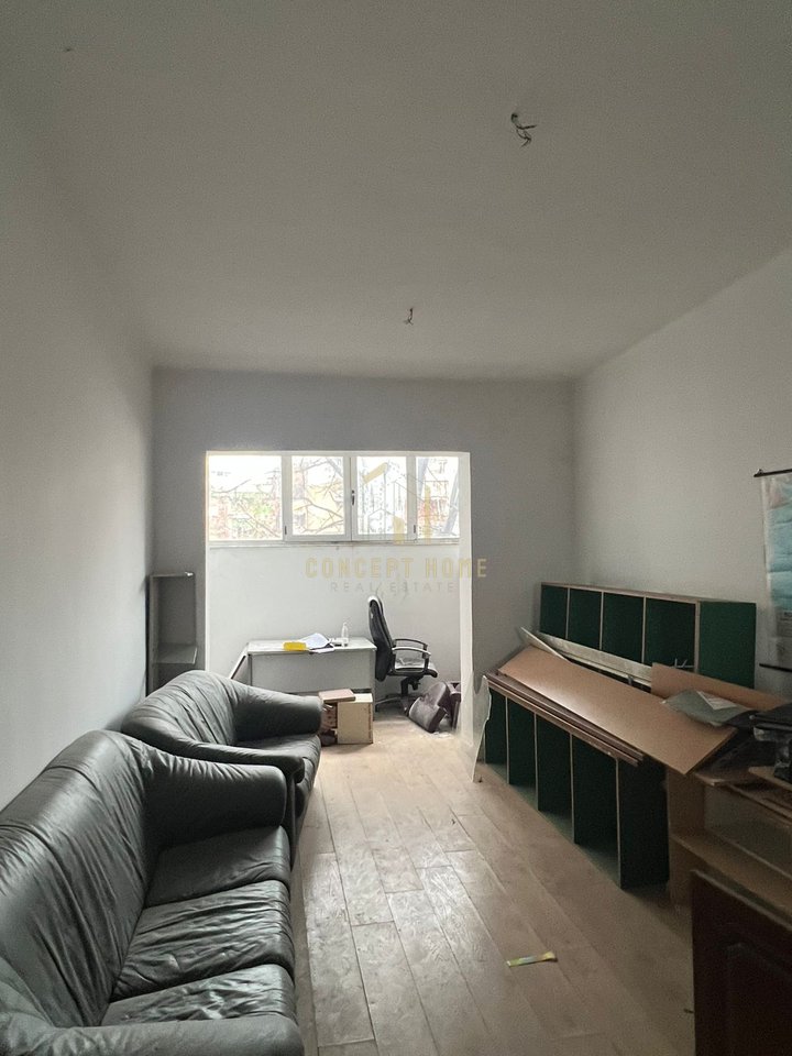 Zyrë 2+1 Me Qira në Bllok, Tiranë - 1000€ | 95 m²