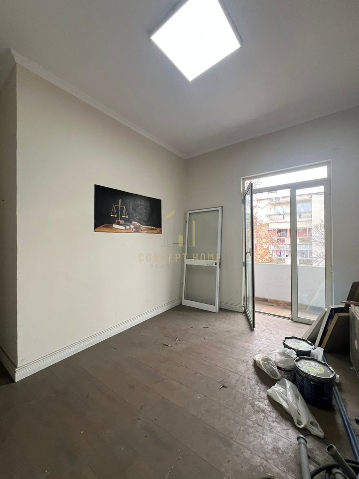 Zyrë 2+1 Me Qira në Bllok, Tiranë - 1000€ | 95 m²