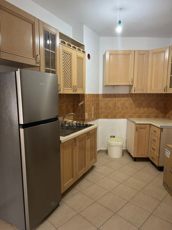 A 2+1+2 apartment is for rent in Astir.