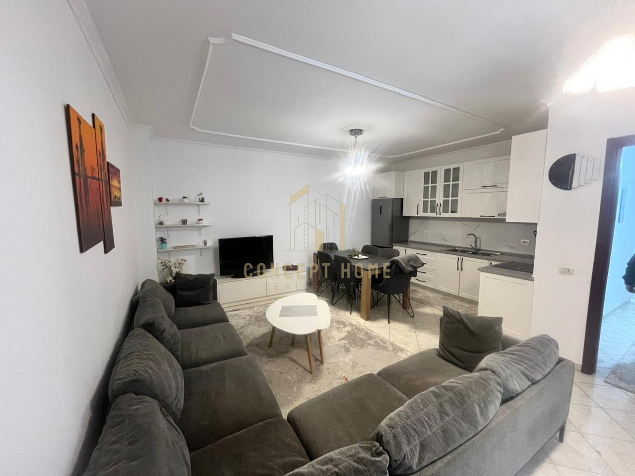 Jepet me Qera Apartament 2+1 ne Astir