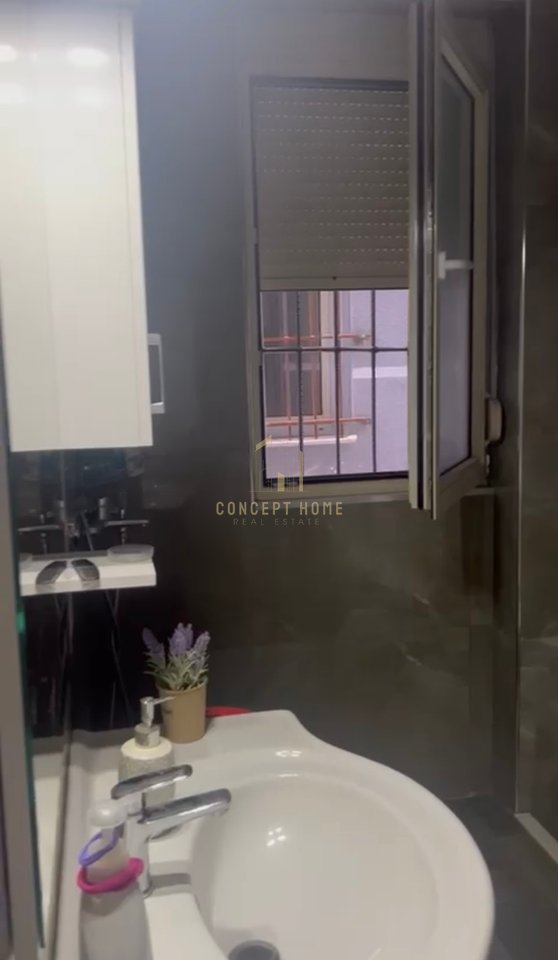 2+1 Apartment for rent in Shkoze