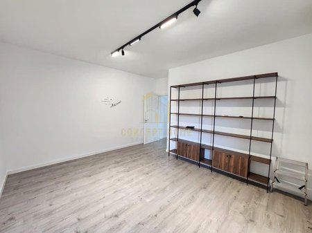 Jepet me qera apartament bosh per zyra tek Stadiumi Dinamo