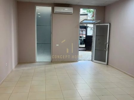Business premises for rent at 21 Dhjetori