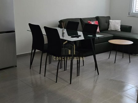 Jepet apartament me qera 1+1 tek Komuna e parisit