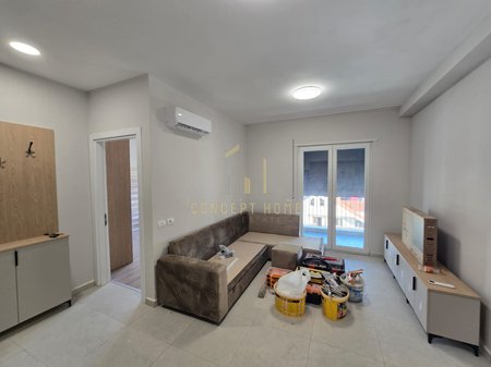 Jepet me qera apartament 1+1 ne Kamez