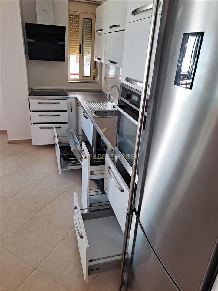 Shitet Apartament 2+1 ne Liqenin e Tiranes