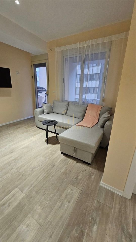 Jepet apartament me qera 1+1 ne Kompleksin Usluga
