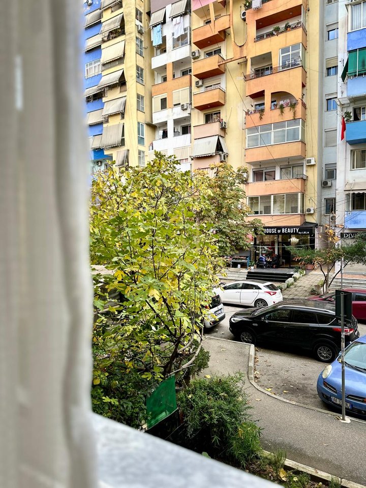 Jepet me qera Apartament 1+1 tek Liqeni Artificial