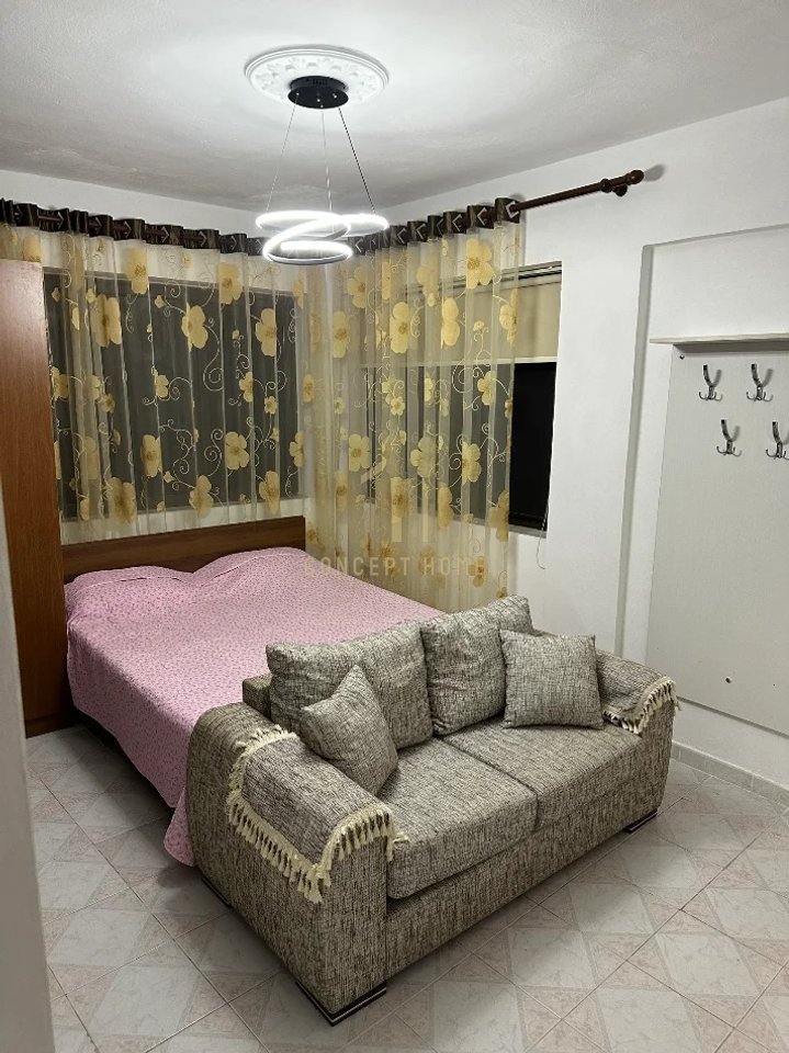Jepet me qera gazoniere te Komuna Parisit/Cmimi 40.000 muaj/Leke