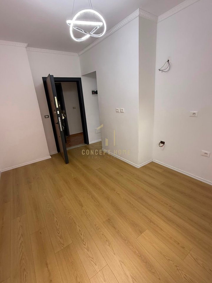 Shitet apartament 2+1 ne Fresk