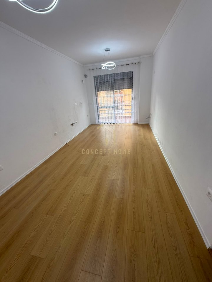 Shitet apartament 2+1 ne Fresk