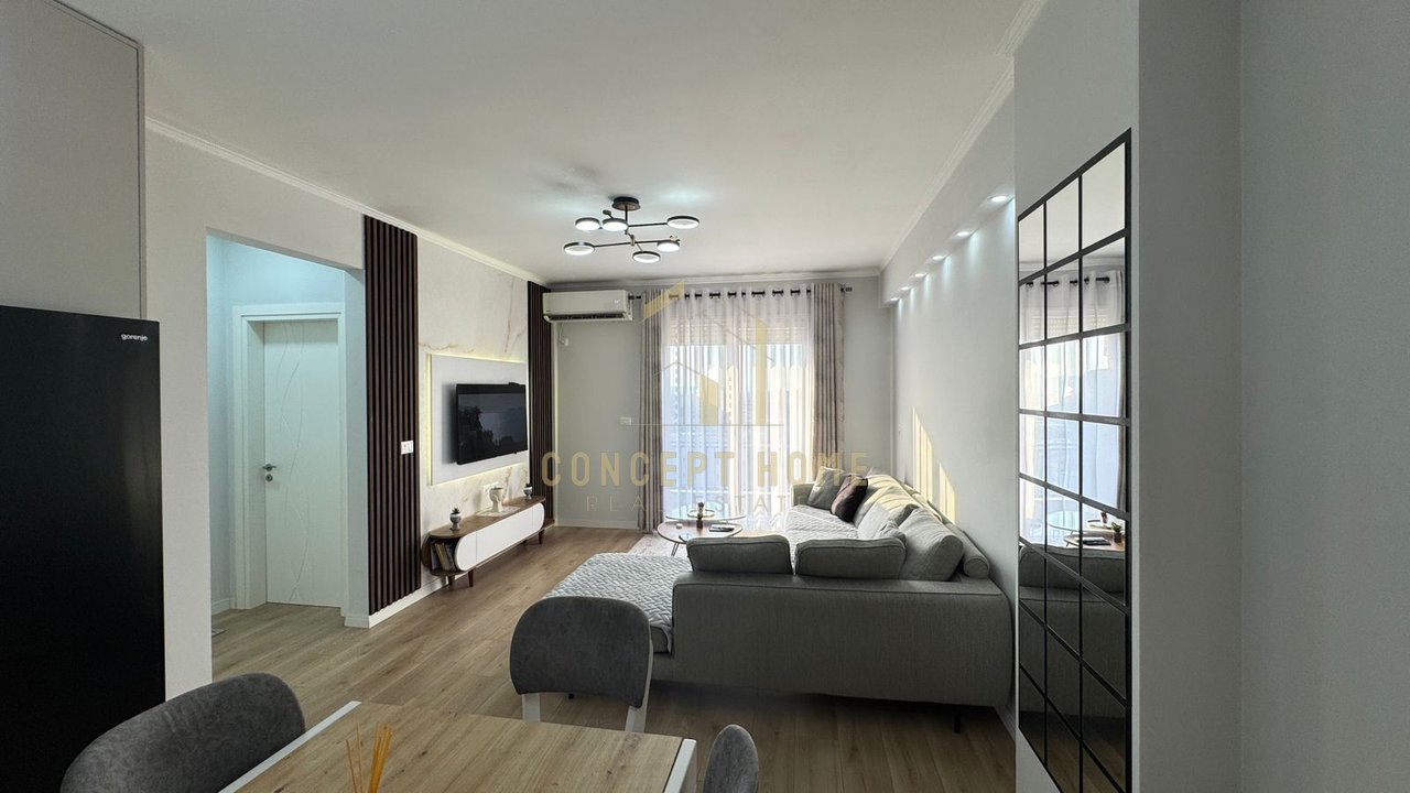 Shitet Apartamenti 2+1 ne Kamez