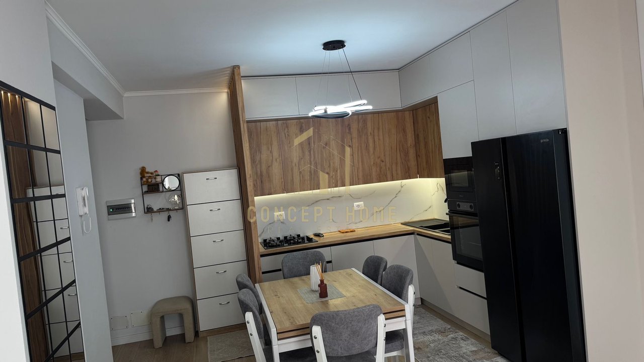 Shitet Apartamenti 2+1 ne Kamez