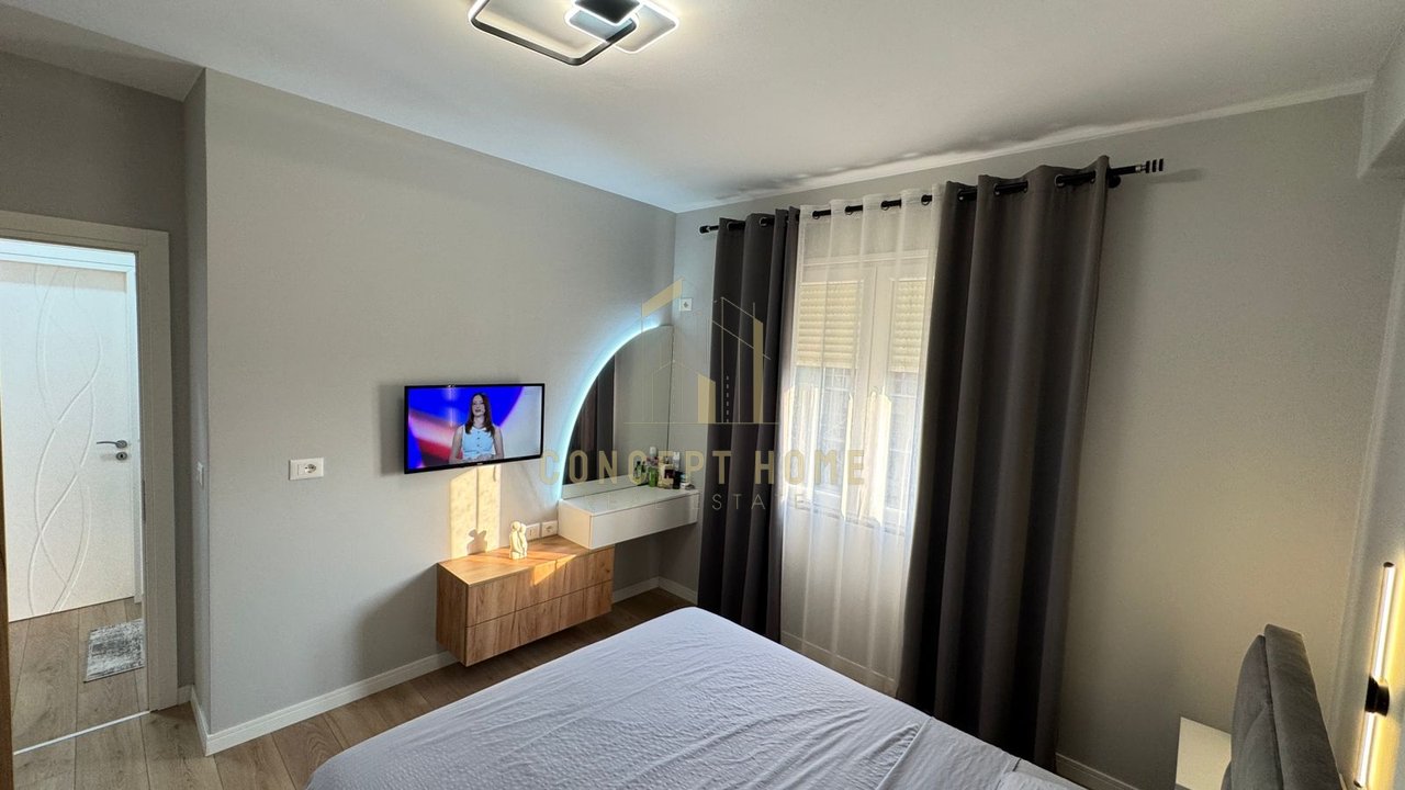 Shitet Apartamenti 2+1 ne Kamez