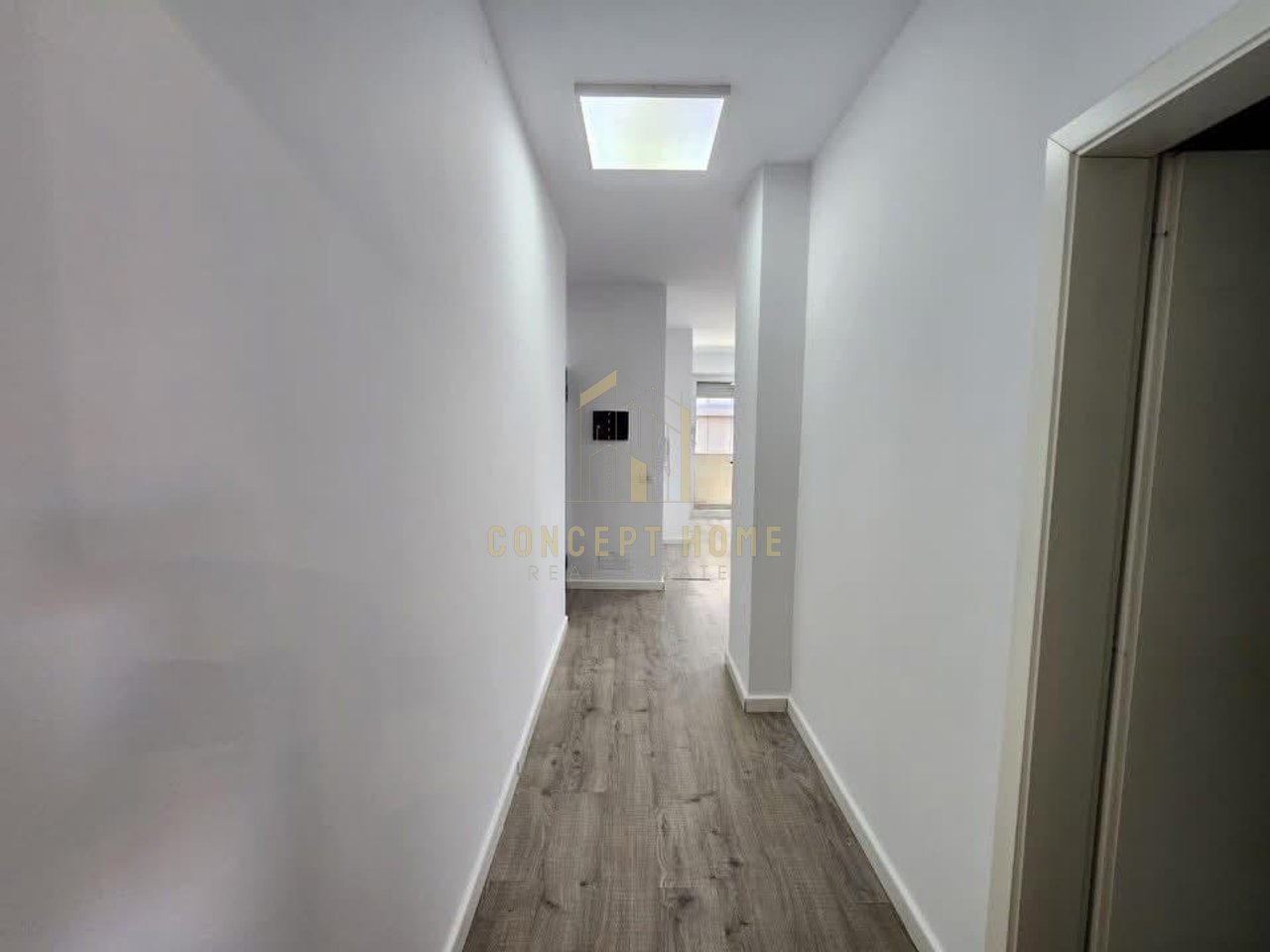 Jepet me qera apartament bosh per zyra tek Stadiumi Dinamo