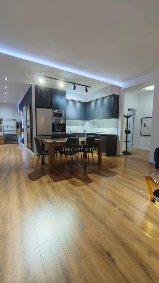 Apartment 2+1+2 for rent at Komuna e Parisit.