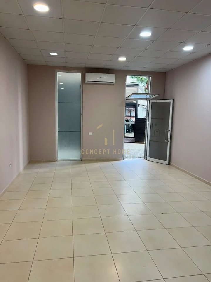 Business premises for rent at 21 Dhjetori