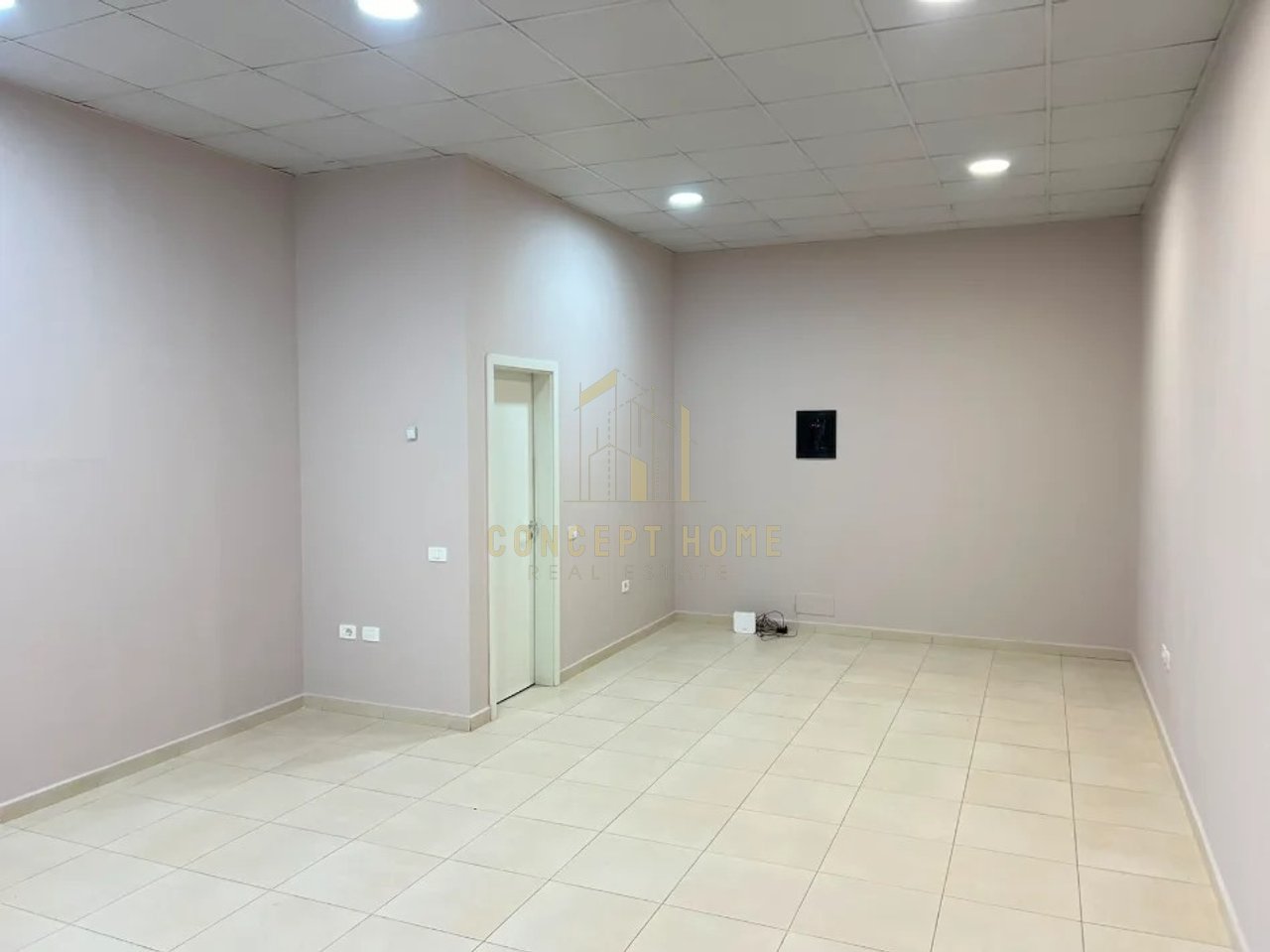 Business premises for rent at 21 Dhjetori