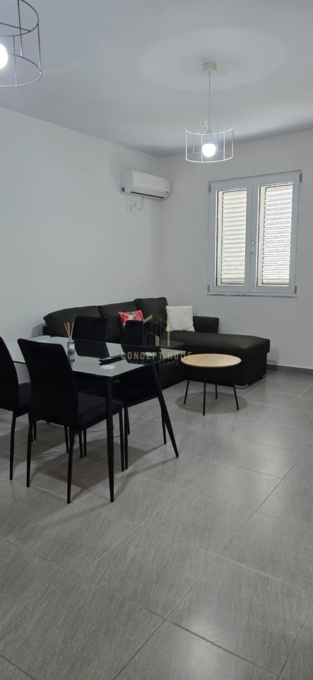 Jepet apartament me qera 1+1 tek Komuna e parisit