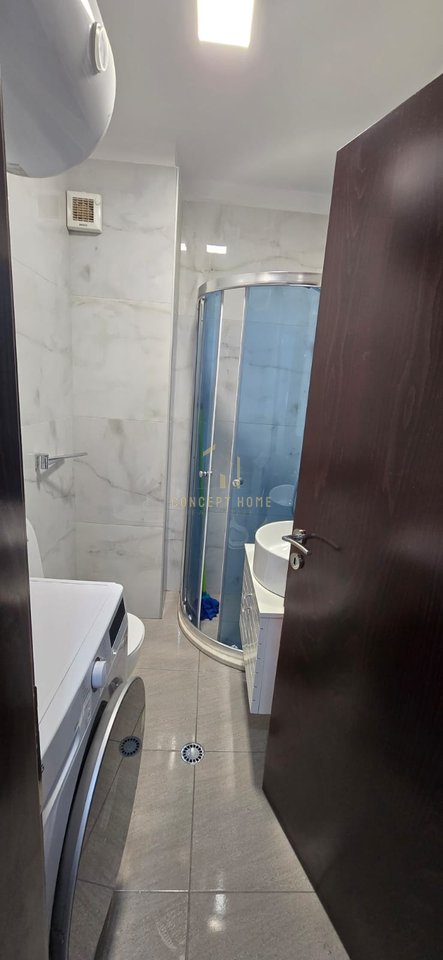 Jepet apartament me qera 1+1 tek Komuna e parisit
