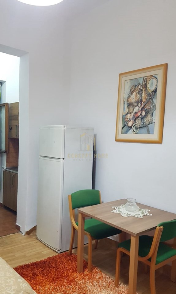 Jepet me qera gazoniere te Rruga Dibres/Cmimi 35.000Leke