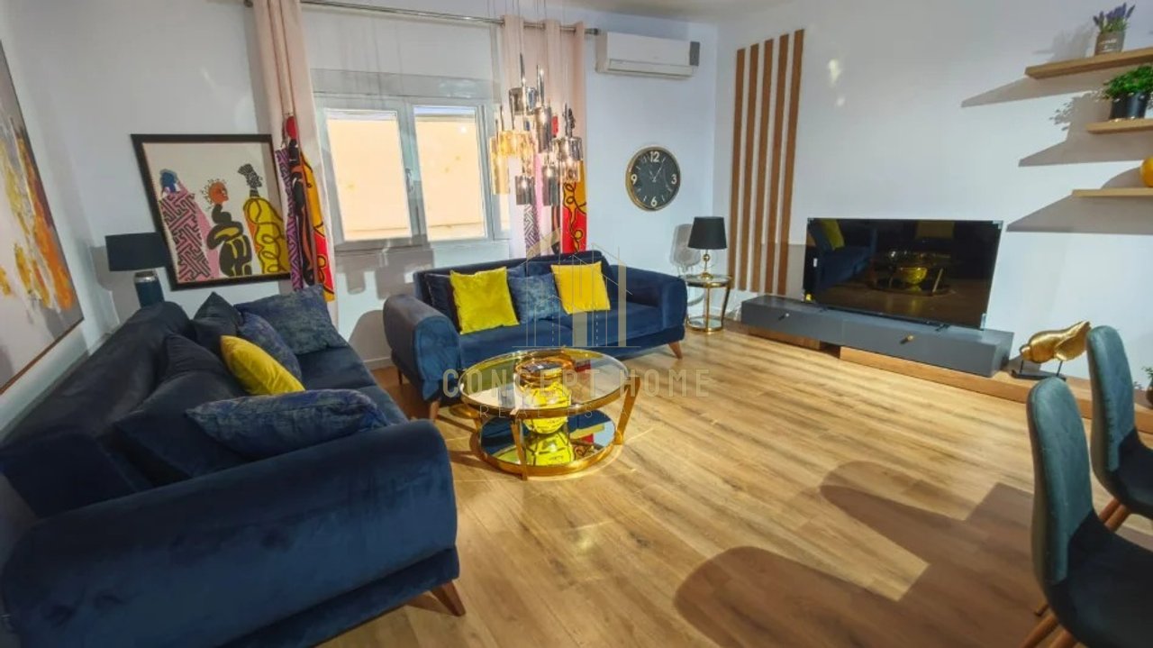 Apartment 2+1+2 for rent at Komuna e Parisit.