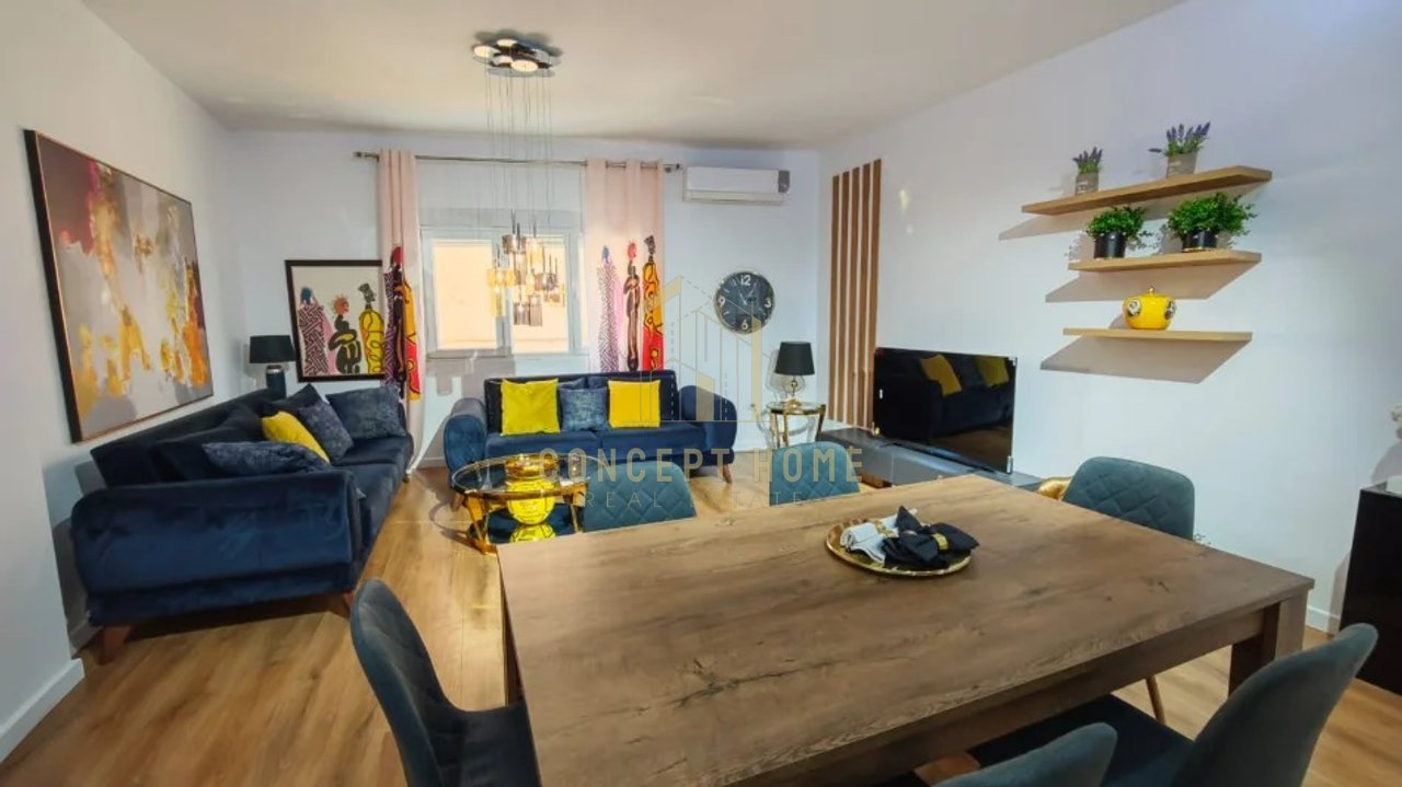 Apartment 2+1+2 for rent at Komuna e Parisit.