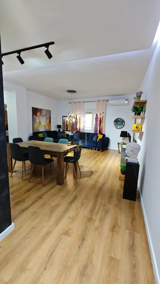 Apartment 2+1+2 for rent at Komuna e Parisit.