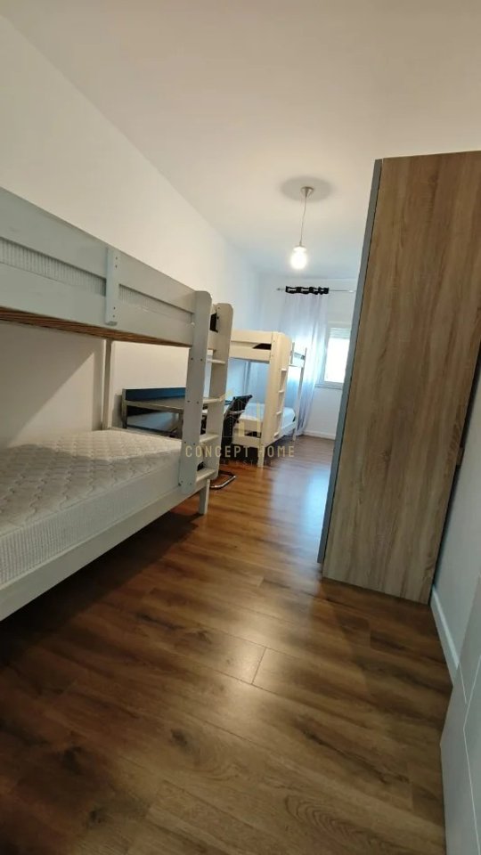 Apartment 2+1+2 for rent at Komuna e Parisit.