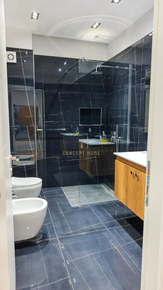 Apartment 2+1+2 for rent at Komuna e Parisit.