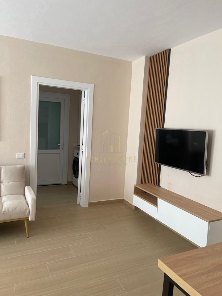 Shitet apartament 1+1 ne Golem.