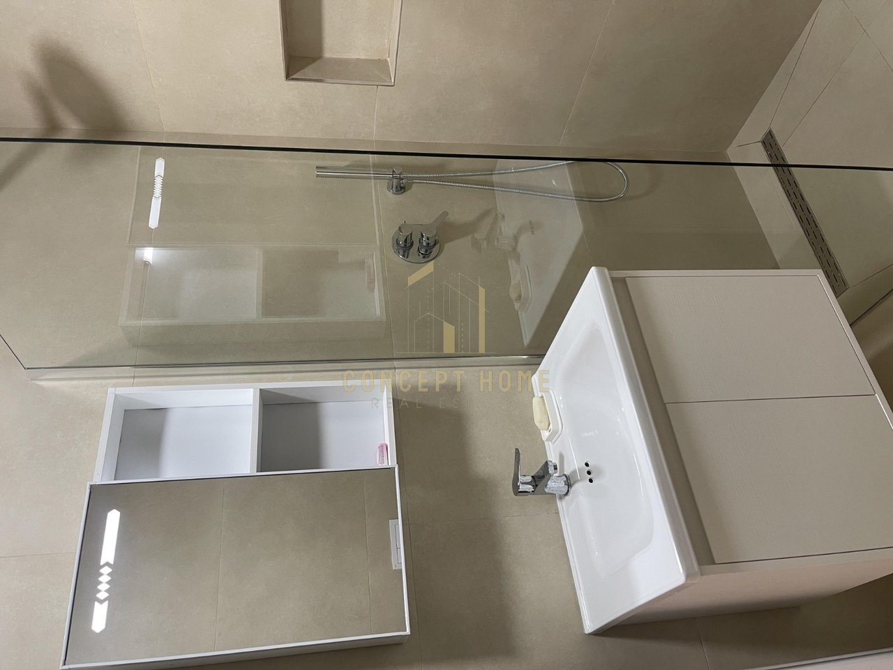 Shitet apartament 1+1 ne Golem.
