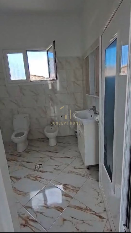 Jepet me qera apartament 2+1 ne 5 maj/Cmimi: 40,000 Leke/Muaj