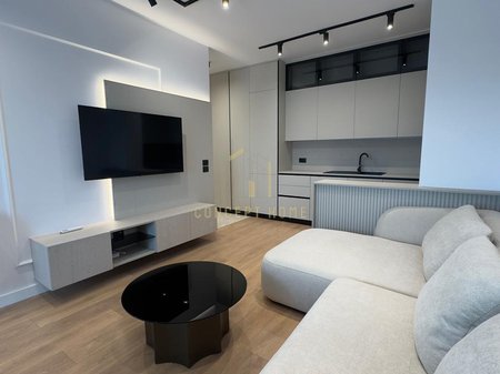 Jepet me qera apartament  1+1 ne Kinostudio