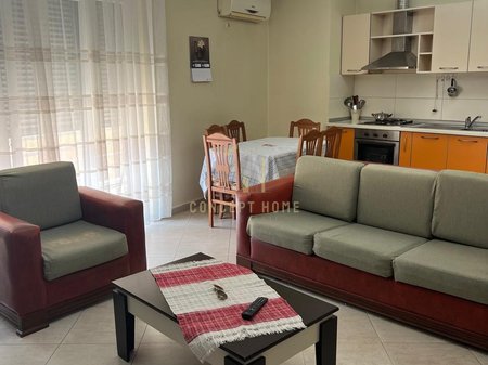 Affittasi appartamento 2+1 vicino a Pazari i Ri