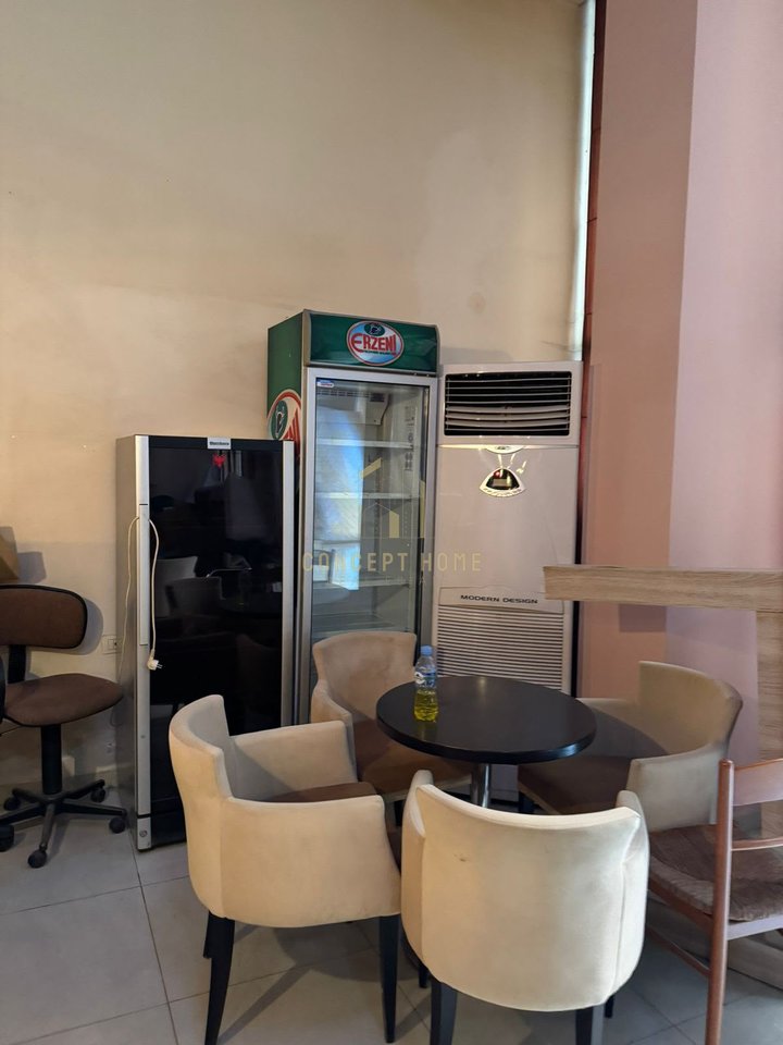 Duplex commercial space for rent in Astir.