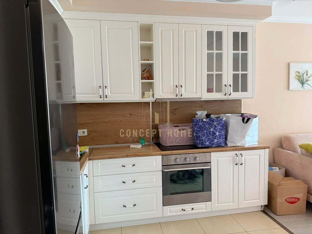 Jepet me qera apartament 2+1 tek Komuna e Parisit
