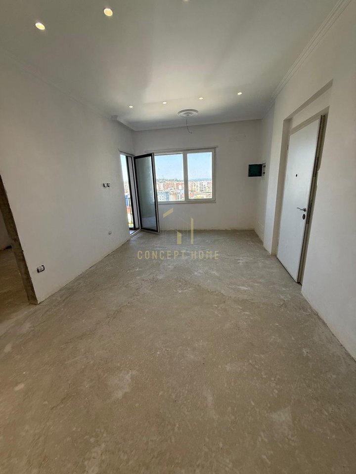 Shitet apartament 1+1 tek Rruga e Kavajes