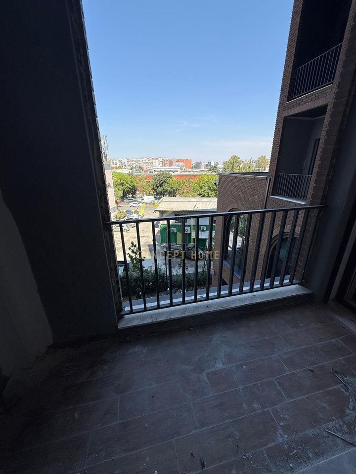 Shitet apartament 1+1 tek Rruga e Kavajes