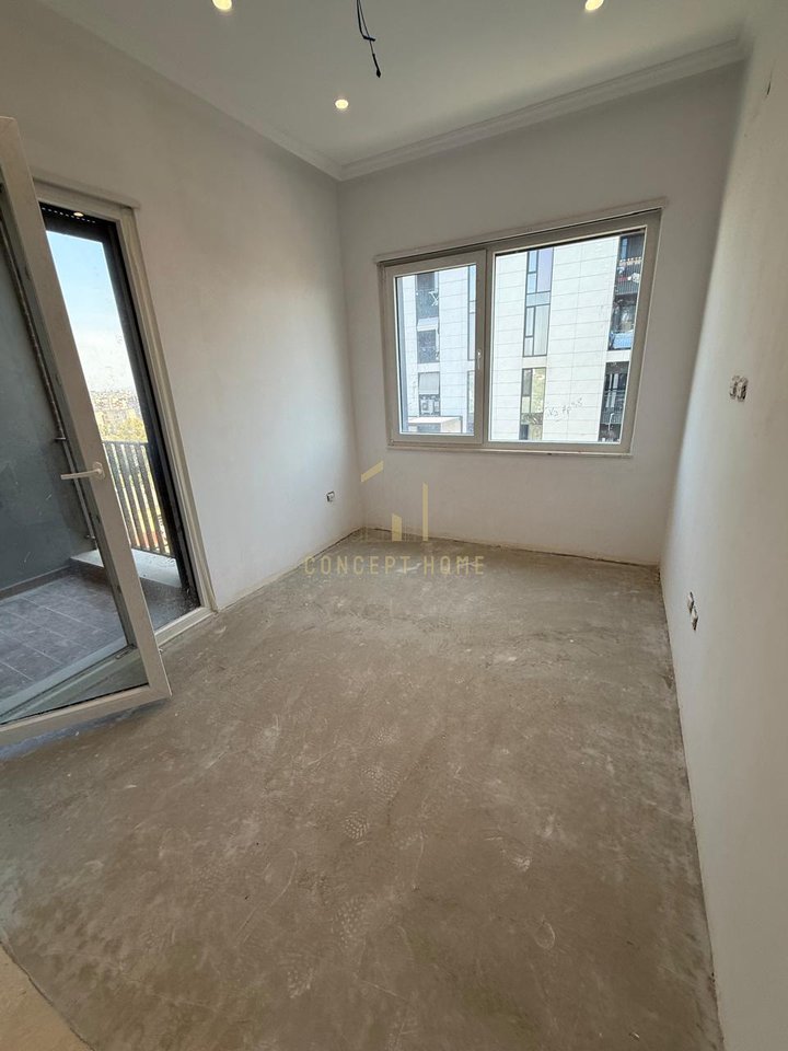 Shitet apartament 1+1 tek Rruga e Kavajes