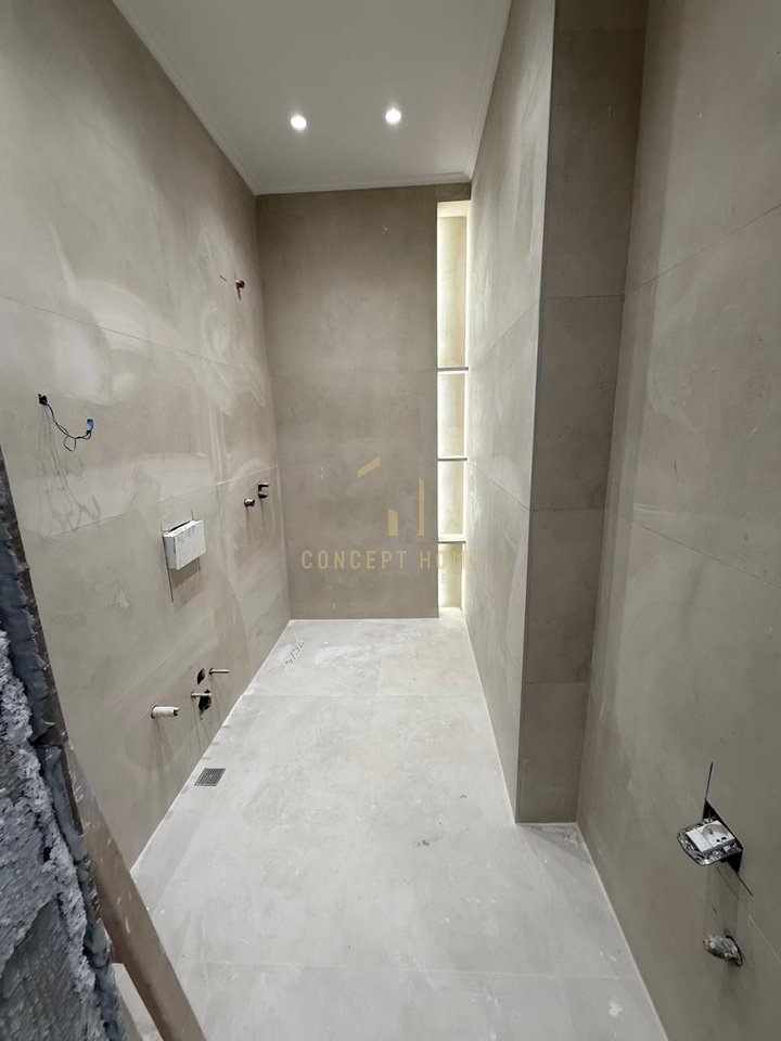 Shitet apartament 1+1 tek Rruga e Kavajes