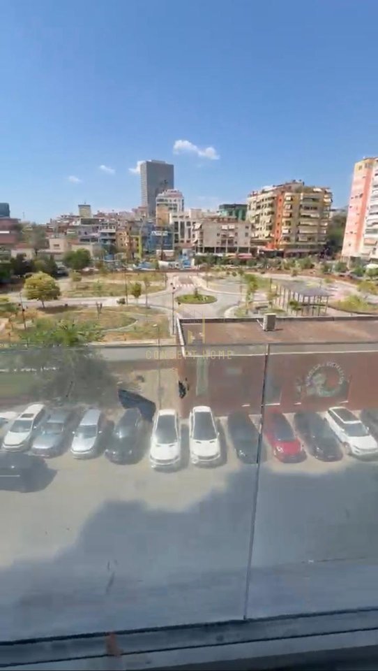 Locale commerciale in affitto vicino allo Stadio Air Albania