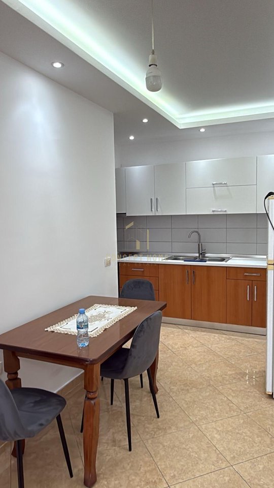 Jepet me qera apartament 2+1 tek Fusha e Aviacionit
