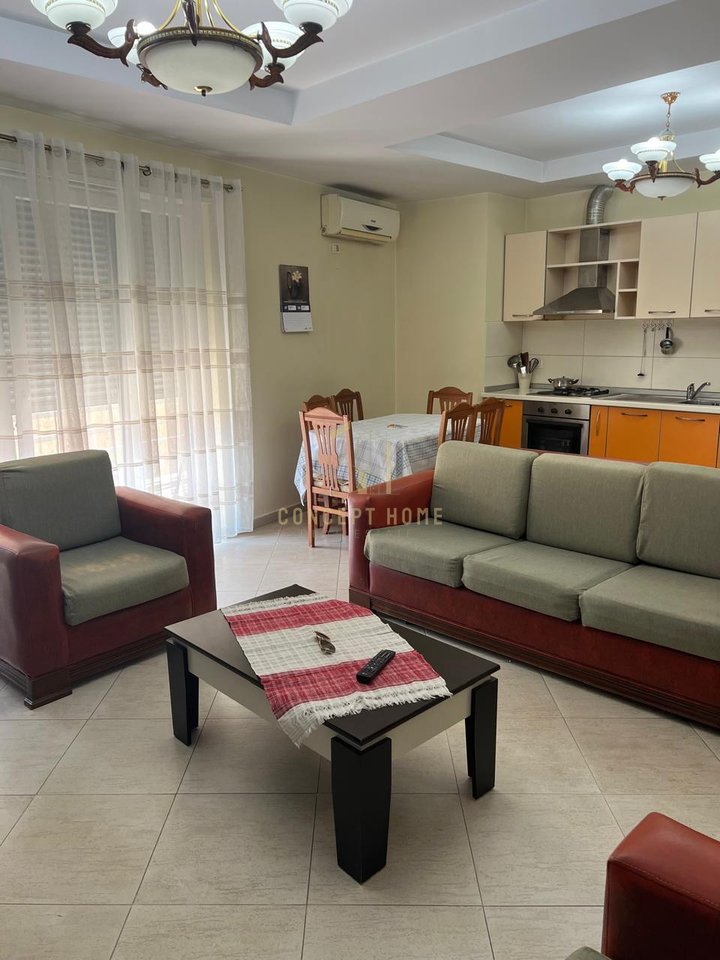 Jepet me qera apartament 2+1 tek Pazari i Ri