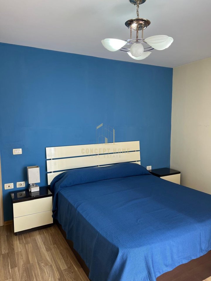 Jepet me qera apartament 2+1 tek Pazari i Ri