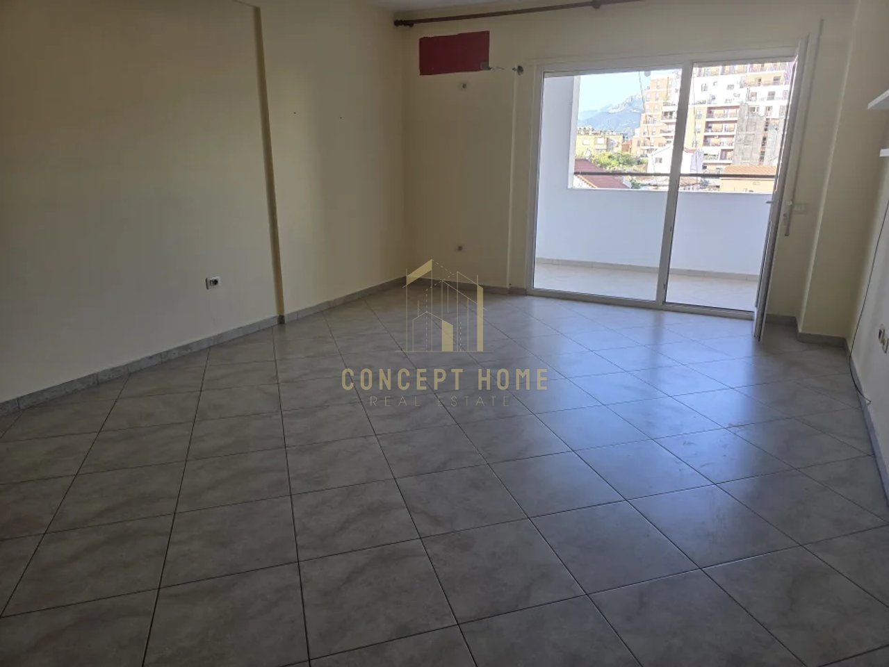 Jepet me qera apartament per biznese prane spitalit Nene Teresa