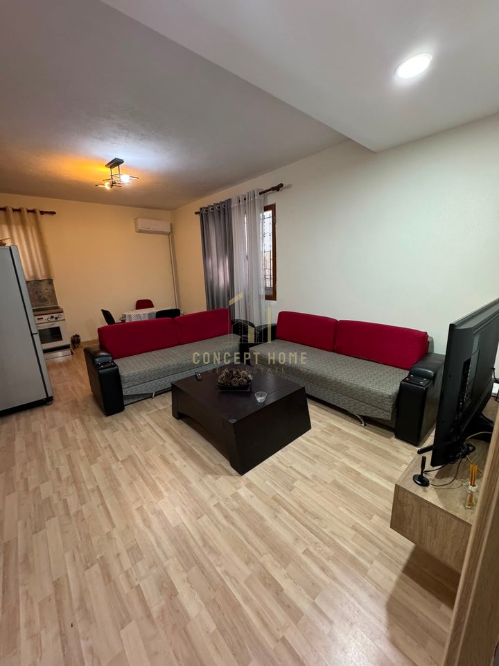 Jepet me qera Apartament 1+1 ne Selit/Cmimi: 45.000 leke / Muaj