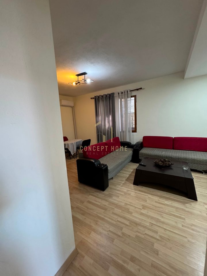 Jepet me qera Apartament 1+1 ne Selit/Cmimi: 45.000 leke / Muaj
